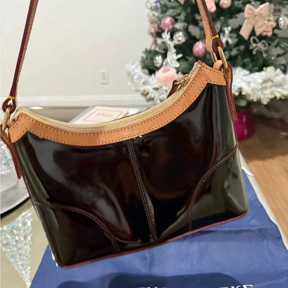 Dooney & Bourke Black Patent Leather Shoulder Bag with Tan Trim - Picture 5 of 9